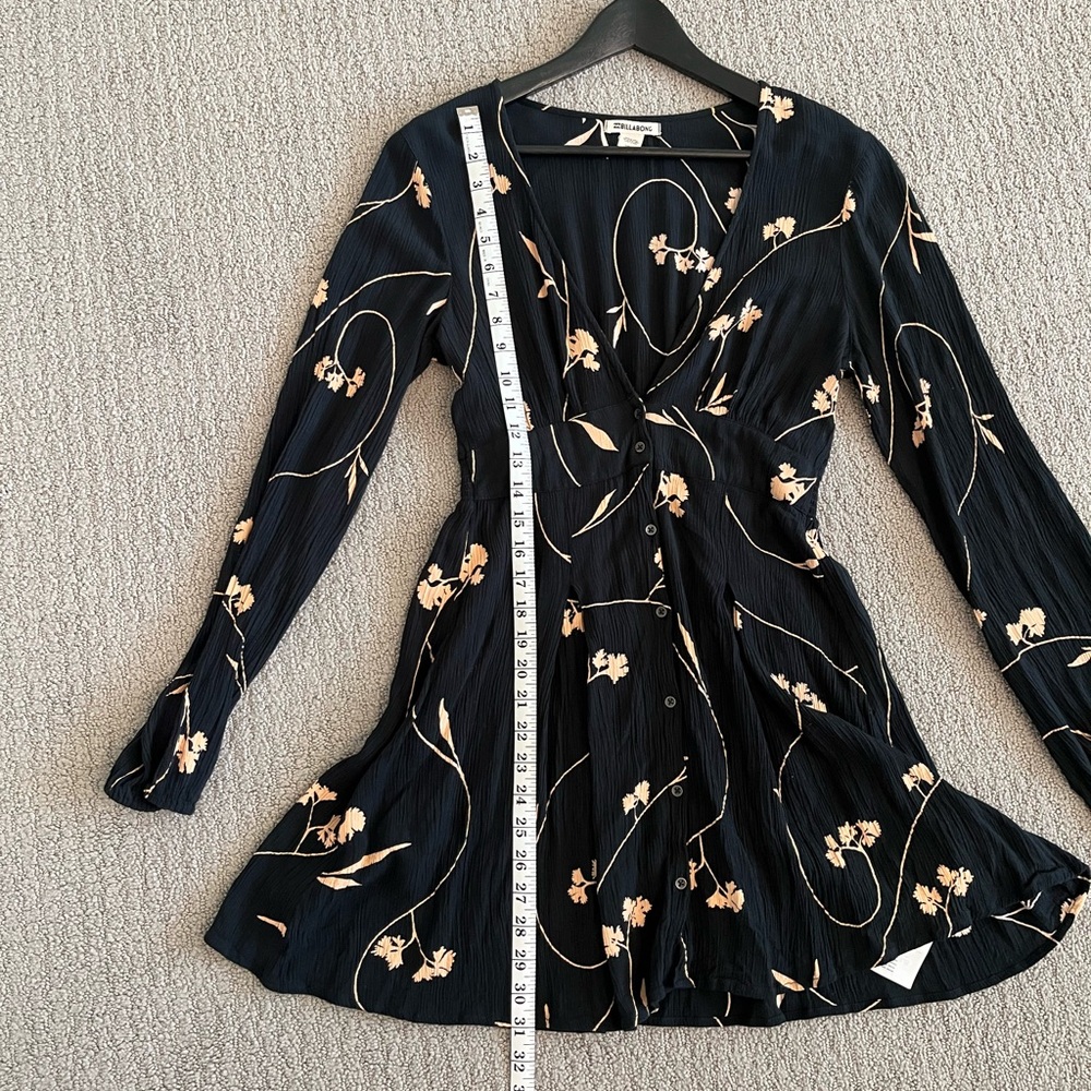 🩷 Billabong Medium Long Sleeve Floral Black Mini Dress Cute, Youthful, Preppy - Picture 10 of 10